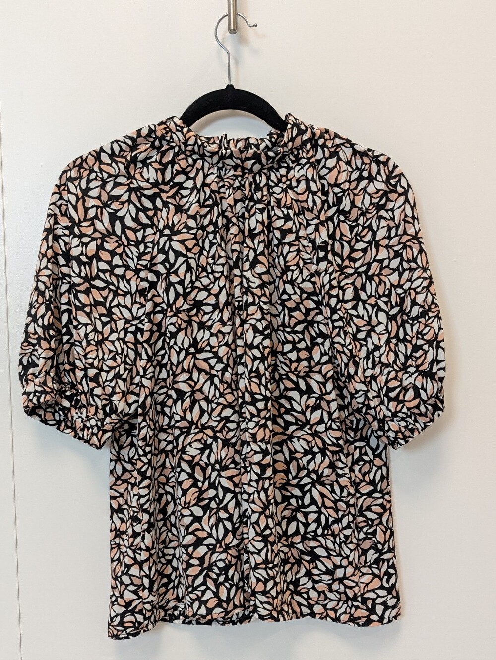 Evereve Puff-Sleeve Leaf Print Blouse